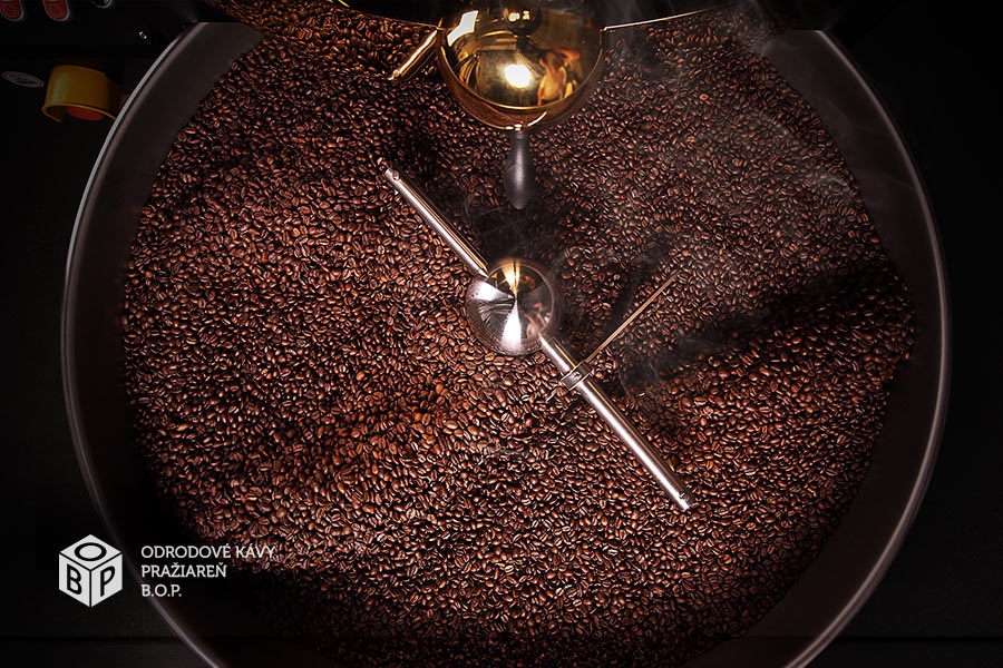 Praženie zrniek specialty coffee