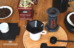 Spoznajte aeropress: Šikovný pomocník na prípravu filtrovanej kávy