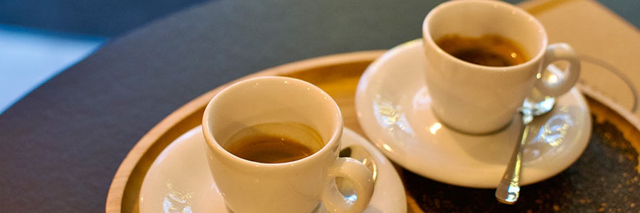 Šálky ristretta pripraveného z kvalitnej kávy