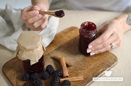 Domáci černicový džem: Recept, zdravšie alternatívy a tipy na zaváranie