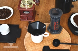 Spoznajte aeropress: Šikovný pomocník na prípravu filtrovanej kávy